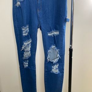 BNWT Fashion Nova dark wash distressed jeans. Sz: 20